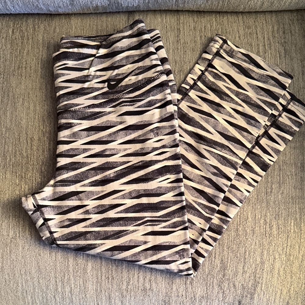 Nike Black and White Patterned Leggings